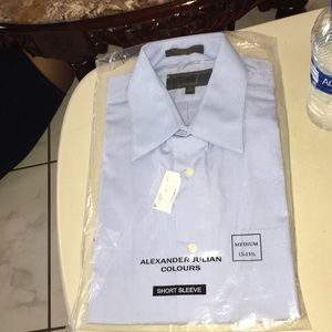 Men’s short sleeve dress shirt.